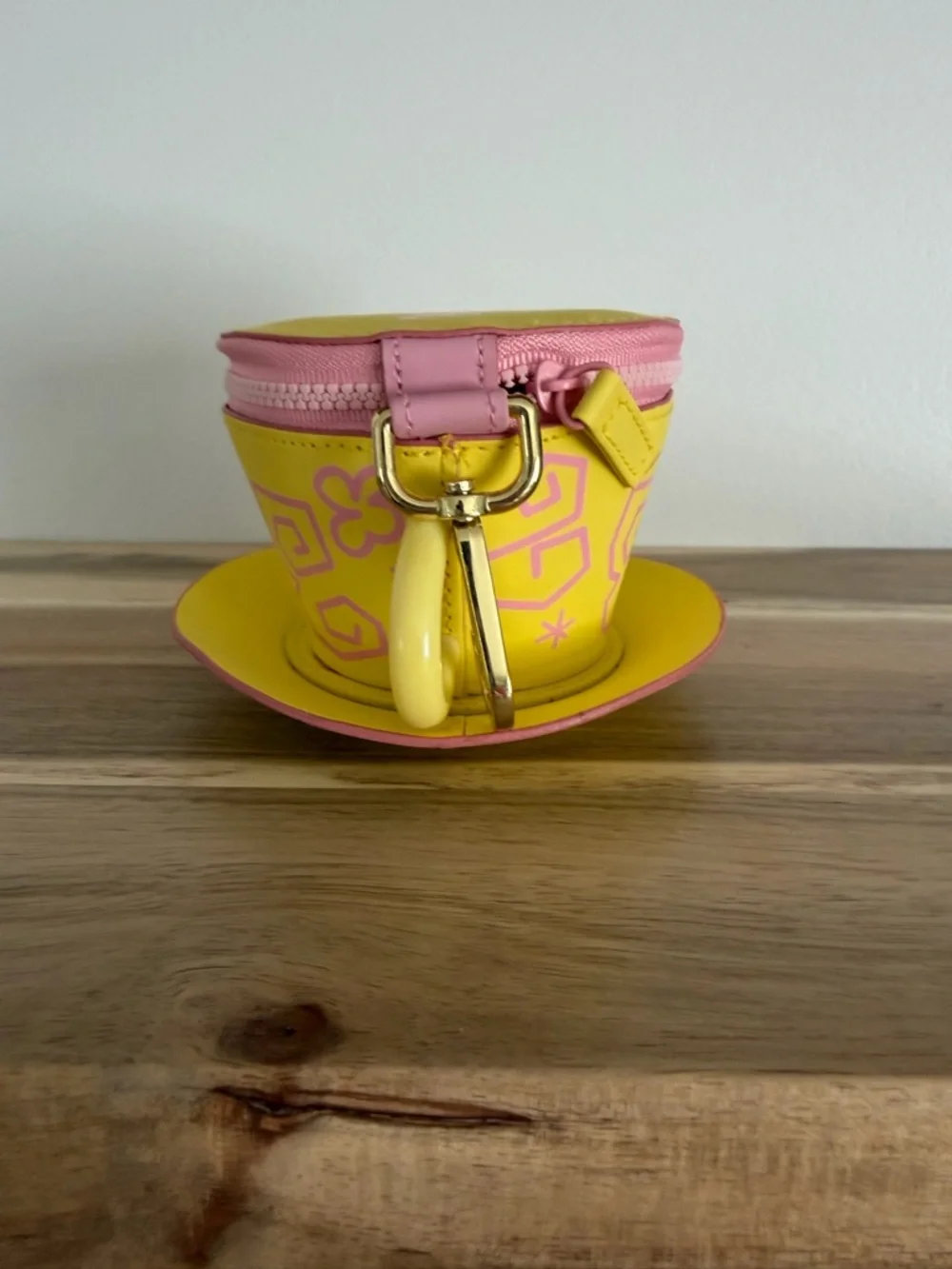 Disney Parks Alice in Wonderland Mad Tea Party Teacup Zip Coin Purse Bag Charm - Picture 5 of 10